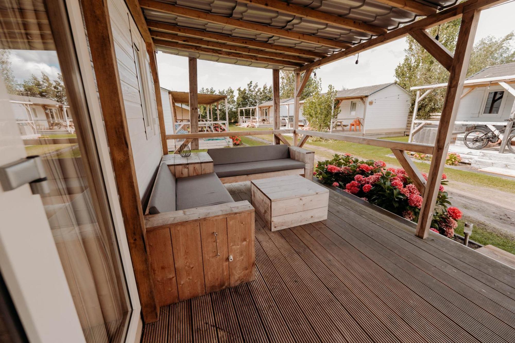 Chalet Tulpenweide - Recreatie Breezand エクステリア 写真